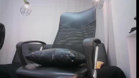 jhon_malo online show from February 4, 2025, 7:29 am