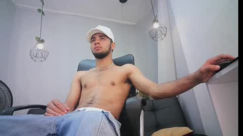 jhon_malo online show from February 8, 2025, 3:41 am