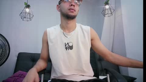 jhon_malo online show from March 12, 2025, 3:46 am