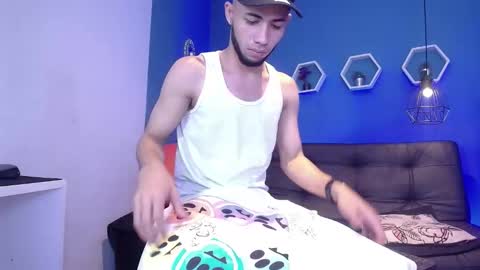 jhon_malo online show from December 21, 2025, 5:25 am