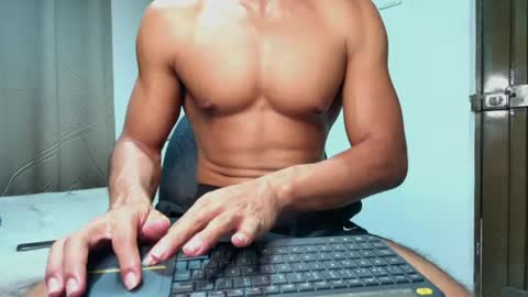Snapshot of jhon_wich2 chatting on June 15, 2026, 5:04 pm Jhon wich2 online show from June 15, 2026, 5:04 pm