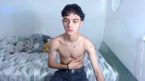 jhonay__cute online show from April 28, 2026, 9:31 pm