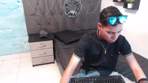 Snapshot of jhonny_latinboy chatting on January 14, 2025, 4:57 am Jhonny online show from January 14, 2025, 4:57 am