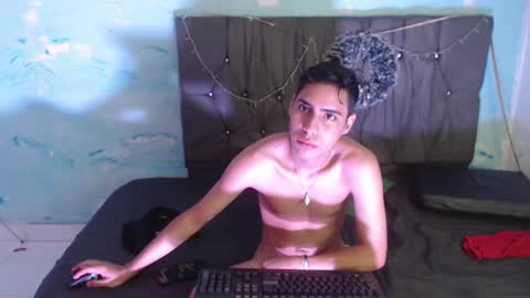Snapshot of jhonny_latinboy chatting on January 24, 2025, 9:28 am Jhonny online show from January 24, 2025, 9:28 am