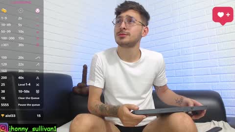 jhonny and friend online show from February 5, 2025, 7:20 pm