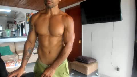 Snapshot of jhonnyxxfitnexx chatting on May 13, 2026, 6:05 pm jh online show from May 13, 2026, 6:05 pm