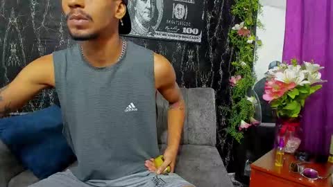 jhonson821 online show from November 19, 2025, 2:28 pm