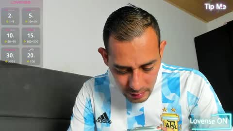 Jhony Alzate online show from April 13, 2026, 3:34 am