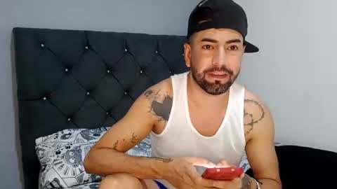 Snapshot of jhos_collins chatting on July 4, 2026, 6:58 pm Jhoss online show from July 4, 2026, 6:58 pm