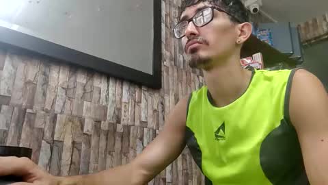 Jhosuamoore  online show from May 28, 2026, 11:51 am
