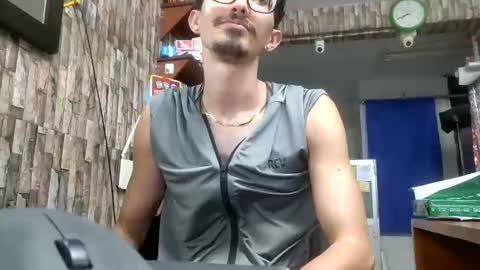 Jhosuamoore  online show from June 5, 2026, 12:39 am