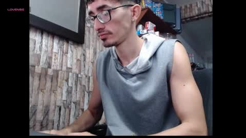 jhosuamoore2 online show from May 7, 2026, 11:59 am