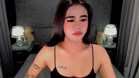 Snapshot of jhuliana_and_charles_room chatting on March 9, 2026, 3:54 am jhuliana_and_charles_room online show from March 9, 2026, 3:54 am