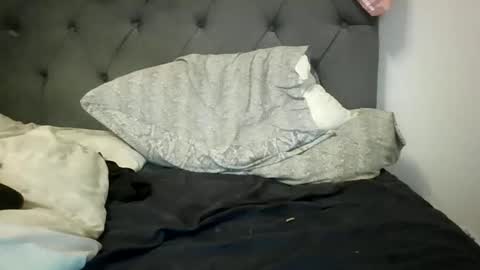 jhyde92 online show from December 18, 2025, 1:22 am