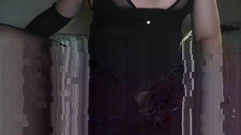 SluttyCple online show from April 17, 2026, 4:43 pm