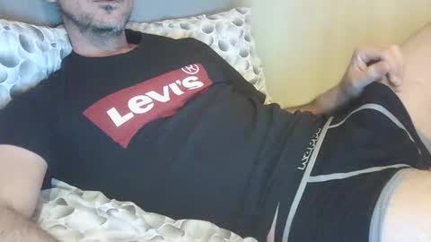 jimboyxxx00 online show from November 8, 2025, 4:18 pm