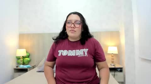 Jimena online show from December 18, 2025, 7:31 pm