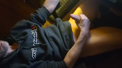 jimengolez online show from January 8, 2025, 4:23 am