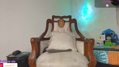 Jimm  Independent Model  online show from September 18, 2025, 12:51 pm