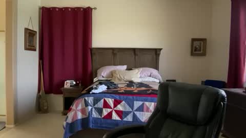 Dad of Three online show from November 17, 2025, 7:30 pm