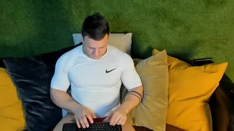 Snapshot of jimmyhardin21 chatting on February 16, 2026, 4:25 pm Hardin online show from February 16, 2026, 4:25 pm