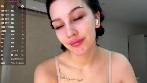 Kate online show from April 13, 2026, 12:32 pm