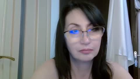 jinaluv online show from May 12, 2026, 11:24 pm