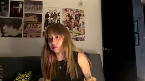Minaa  online show from July 25, 2026, 2:53 am