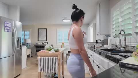 Snapshot of jiwon4u chatting on September 13, 2025, 12:21 am Jiwon online show from September 13, 2025, 12:21 am