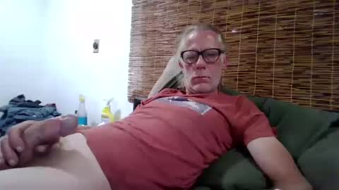 Snapshot of jizzmitten5 chatting on October 10, 2025, 3:16 am jizzmitten5 online show from October 10, 2025, 3:16 am