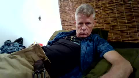 Snapshot of jizzmitten5 chatting on July 16, 2026, 6:52 am jizzmitten5 online show from July 16, 2026, 6:52 am