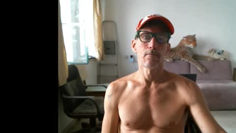 jlmbud online show from October 4, 2025, 11:52 am