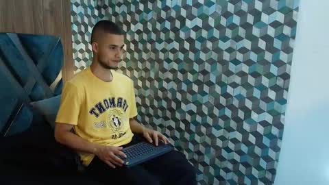Snapshot of joaho_fernandez chatting on May 17, 2026, 9:11 pm Joao online show from May 17, 2026, 9:11 pm