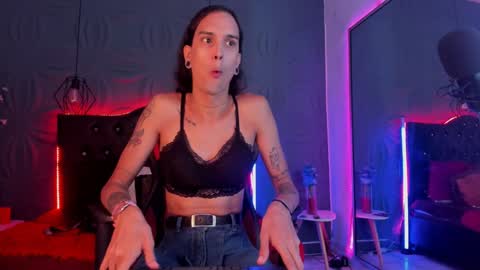 Snapshot of joaisaza chatting on January 19, 2025, 7:25 am Joa Isaza online show from January 19, 2025, 7:25 am