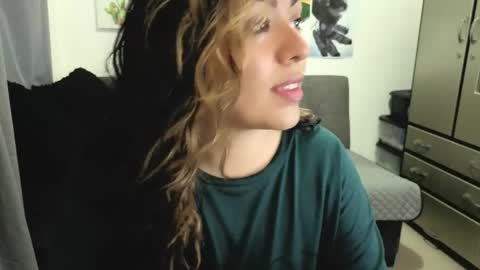 Snapshot of joan_allen chatting on May 5, 2026, 4:59 pm Johana online show from May 5, 2026, 4:59 pm