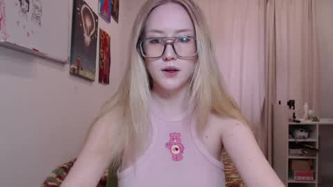 joan_kiss online show from June 5, 2026, 9:59 am
