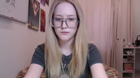 joan_kiss online show from June 11, 2026, 3:21 pm