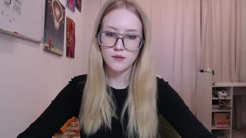 joan_kiss online show from June 17, 2026, 12:13 am