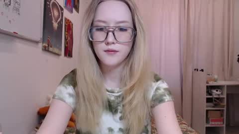 joan_kiss online show from June 18, 2026, 12:44 am