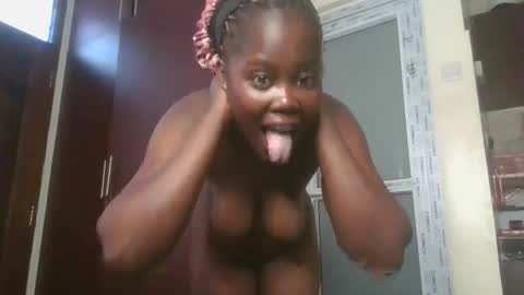 Snapshot of joankein_255 chatting on November 15, 2025, 6:33 am varl online show from November 15, 2025, 6:33 am