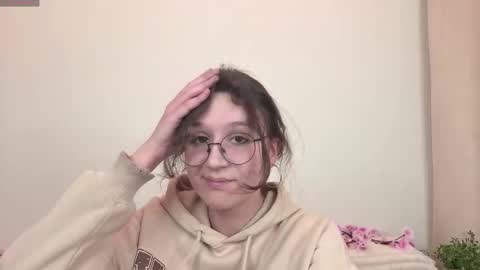 Snapshot of joannwhitver chatting on December 15, 2025, 4:11 pm Nana online show from December 15, 2025, 4:11 pm