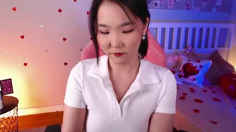 Snapshot of jocelyn_lane chatting on February 12, 2025, 3:27 pm Amina online show from February 12, 2025, 3:27 pm