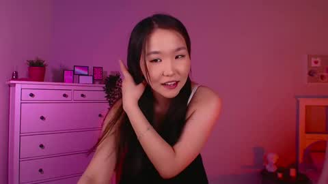 Snapshot of jocelyn_lane chatting on March 5, 2025, 12:33 pm Amina online show from March 5, 2025, 12:33 pm