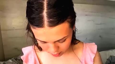 Snapshot of jodeesolarz chatting on March 21, 2026, 8:52 am Mila online show from March 21, 2026, 8:52 am