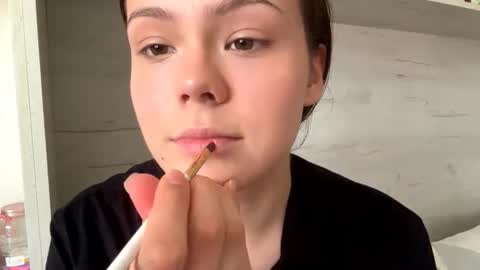 Snapshot of jodeesolarz chatting on March 26, 2026, 9:48 am Mila online show from March 26, 2026, 9:48 am