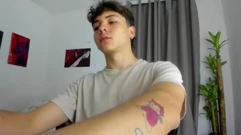 Snapshot of joe23___ chatting on November 12, 2025, 2:23 am Joe online show from November 12, 2025, 2:23 am