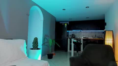 joe_esthetic online show from February 10, 2025, 10:40 pm