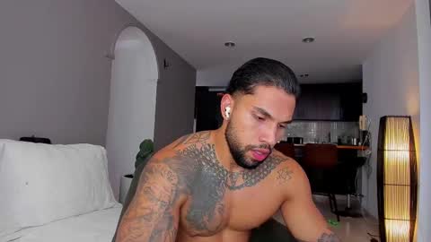 joe_esthetic online show from October 8, 2025, 9:01 pm