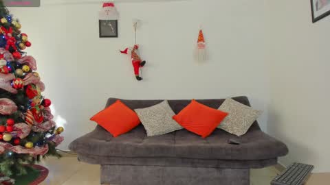 Snapshot of joelandalexa chatting on December 17, 2024, 7:37 pm joelandalexa online show from December 17, 2024, 7:37 pm