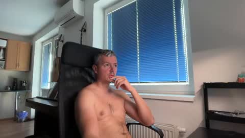 Snapshot of jogger1991 chatting on August 1, 2026, 8:02 am Jogger1991 online show from August 1, 2026, 8:02 am